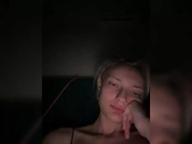 -Angelina1-