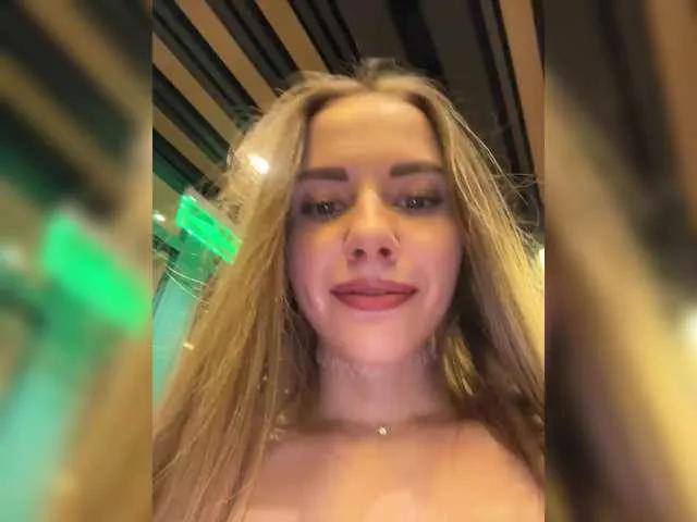 -VikkiL0vesCheese-