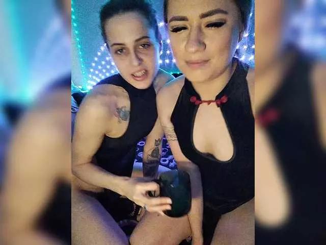 2Laski2 on BongaCams 