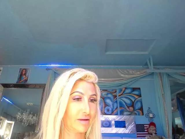 adrianna_fox on BongaCams 