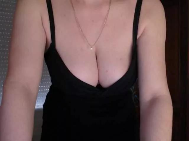 Alina-Lovely on BongaCams 