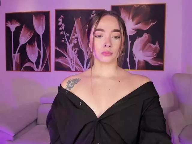 AlinaKravitz on BongaCams 