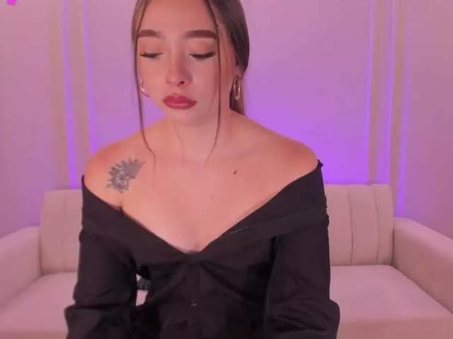AlinaKravitz on BongaCams 