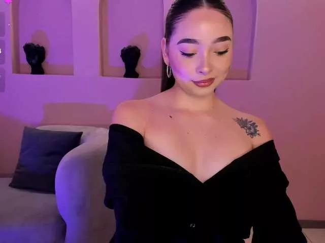 AlinaKravitz on BongaCams 