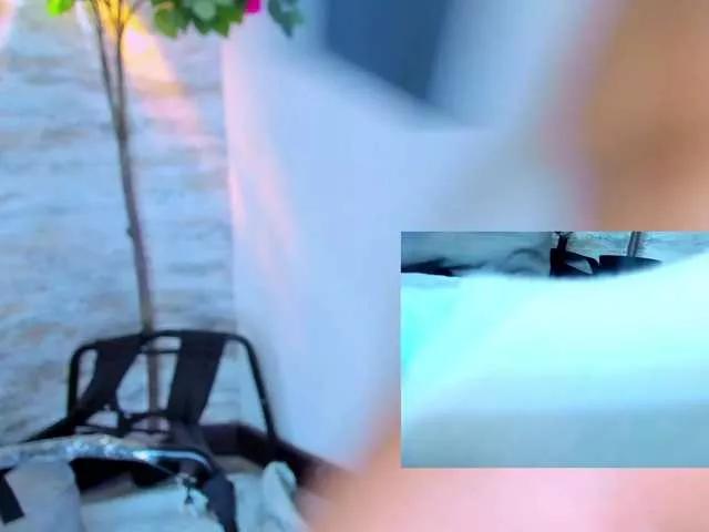 Amelia-Myers on BongaCams 