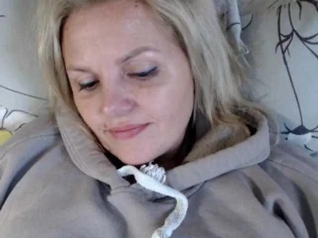 AngelAlone on BongaCams 