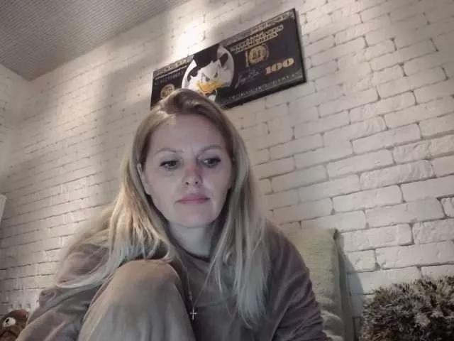 AngelAlone on BongaCams 