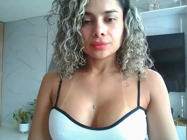 ariana-val on BongaCams 
