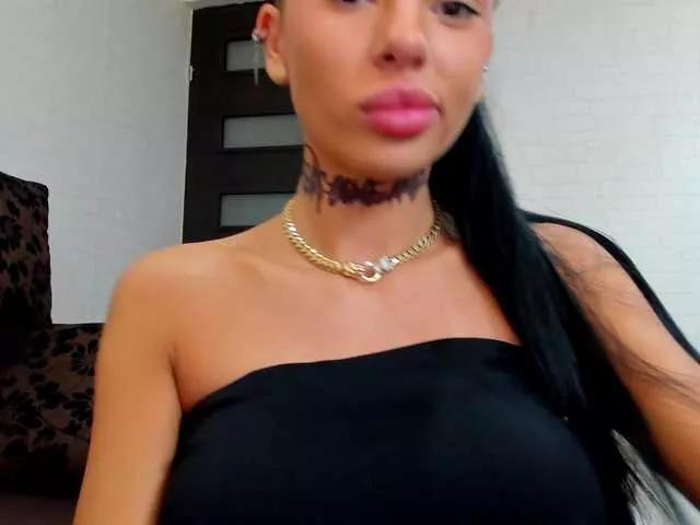 BritneyCharm on BongaCams 