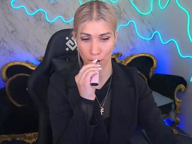 CassandraGood on BongaCams 