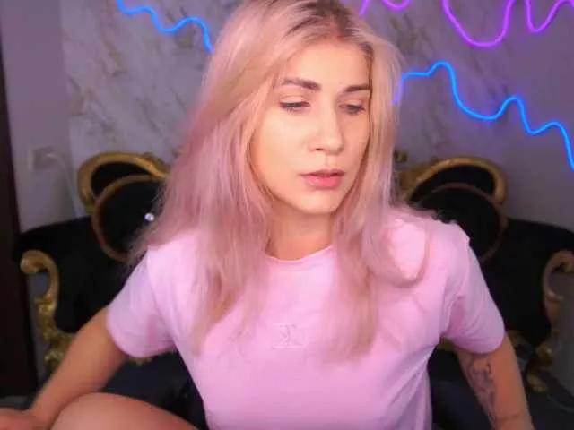 CassandraGood on BongaCams 