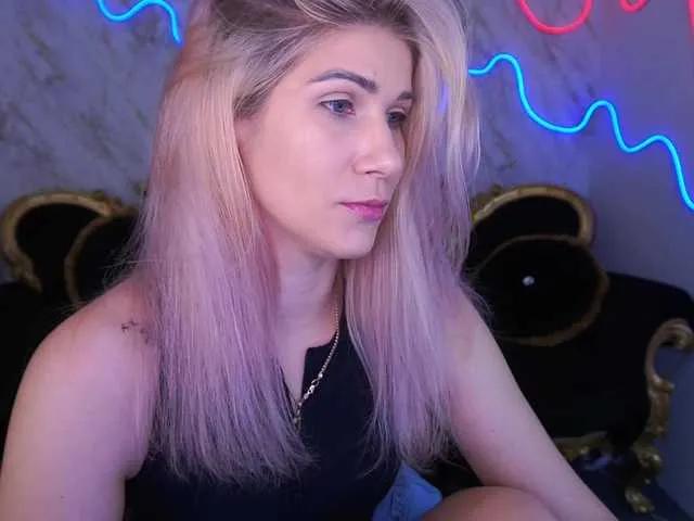 CassandraGood on BongaCams 