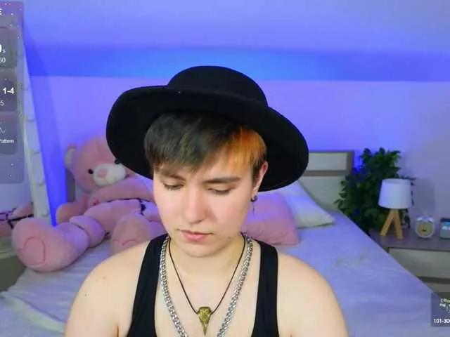 CharlieeAdams on BongaCams 