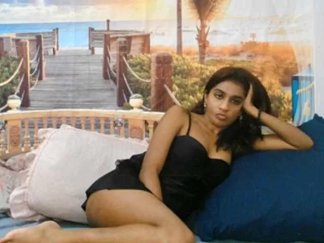 cherryindian4u on BongaCams 