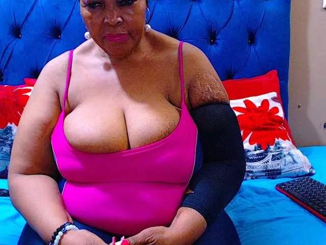 Ebonycandy10 on BongaCams 