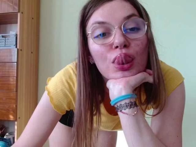 Ellyxcute on BongaCams 