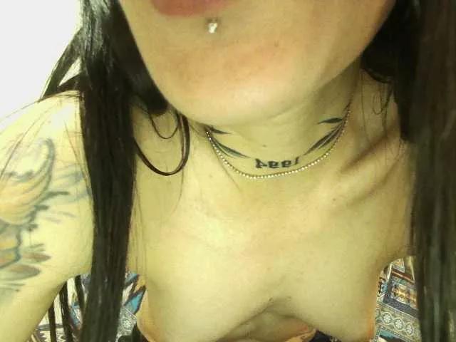 emmaherby1 on BongaCams 