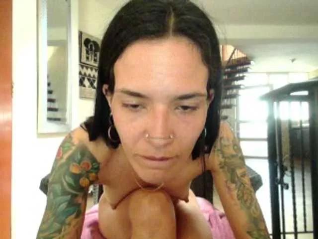 emmaherby1 on BongaCams 