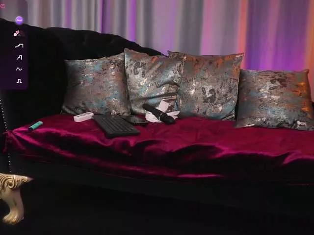 EmpressDesire on BongaCams 