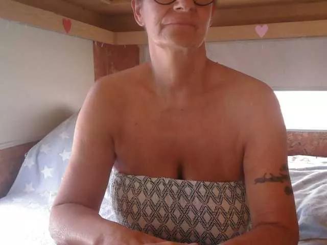 illymaus on BongaCams 
