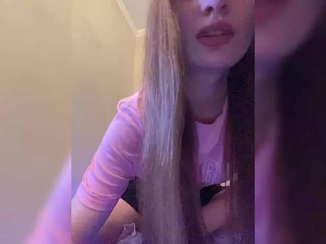 Ineska1327 on BongaCams 