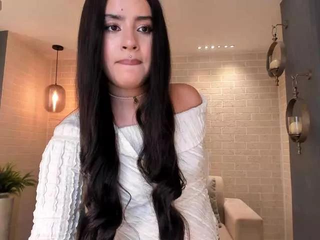 IsabellaHill on BongaCams 