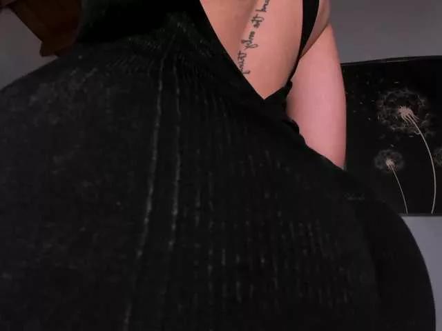 JadeEvans on BongaCams 