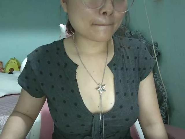 Julia98 on BongaCams 