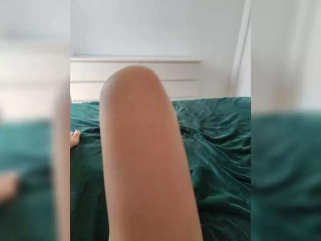 Julli21 on BongaCams 
