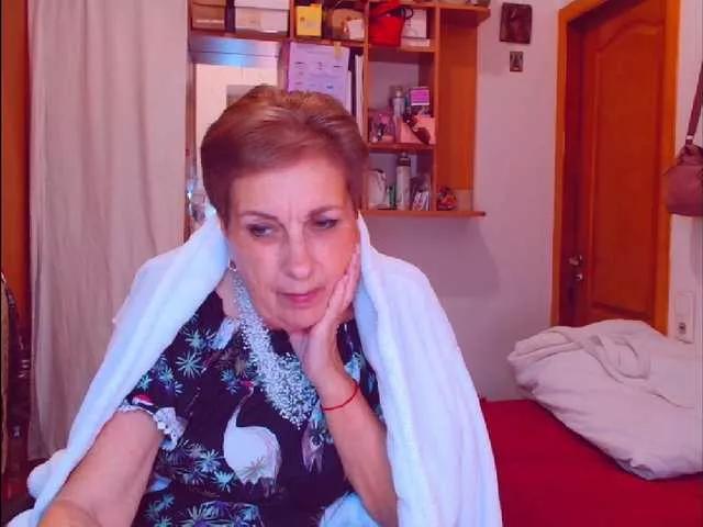 Kira9476 on BongaCams 