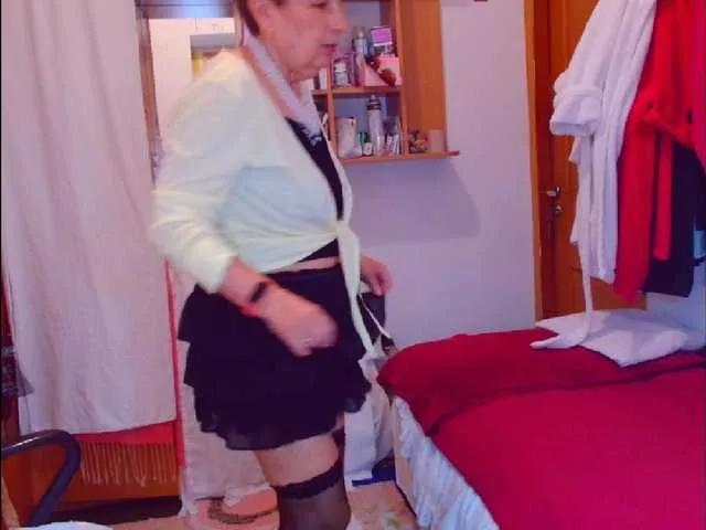 Kira9476 on BongaCams 