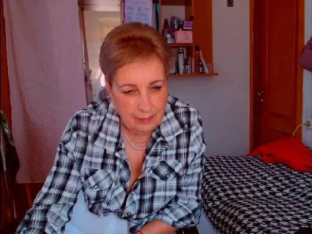 Kira9476 on BongaCams 