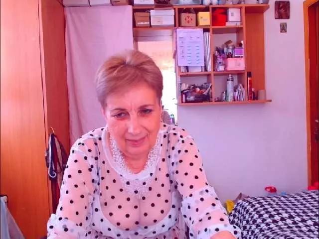 Kira9476 on BongaCams 