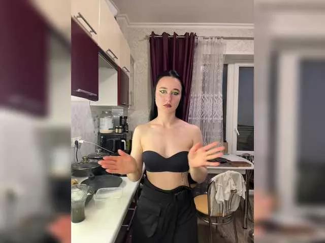 KiraLiLime on BongaCams 
