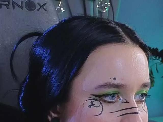 KiraLiLime on BongaCams 