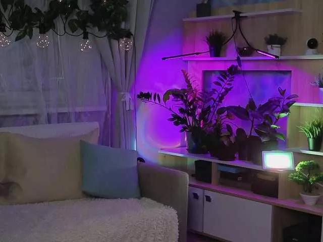 KiraLiLime on BongaCams 