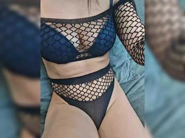 kissiriss1 on BongaCams 