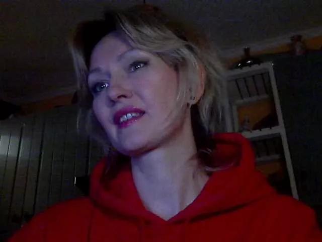LaraEva