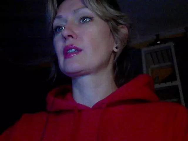 LaraEva