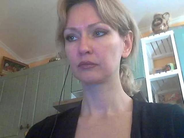 LaraEva