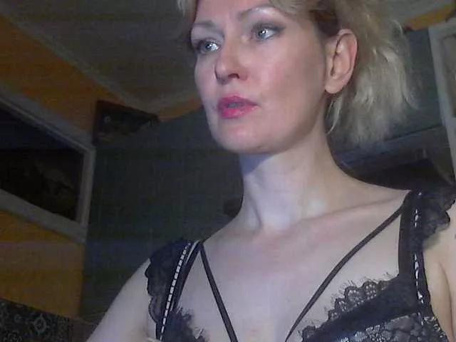 LaraEva