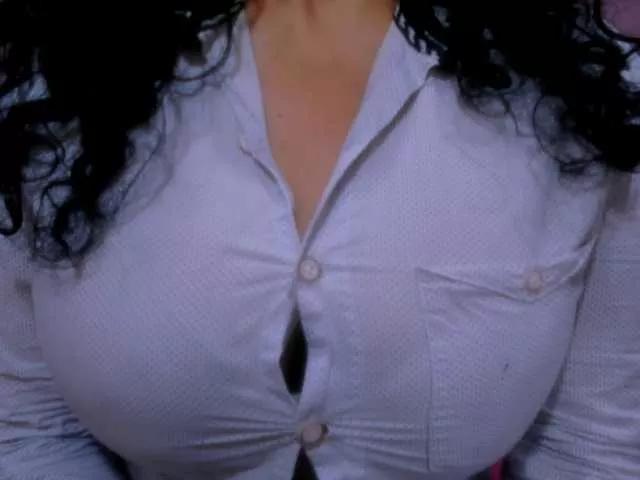 latinvalery on BongaCams 