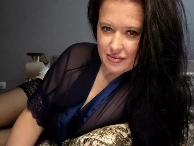 LoveCatsuit on BongaCams 