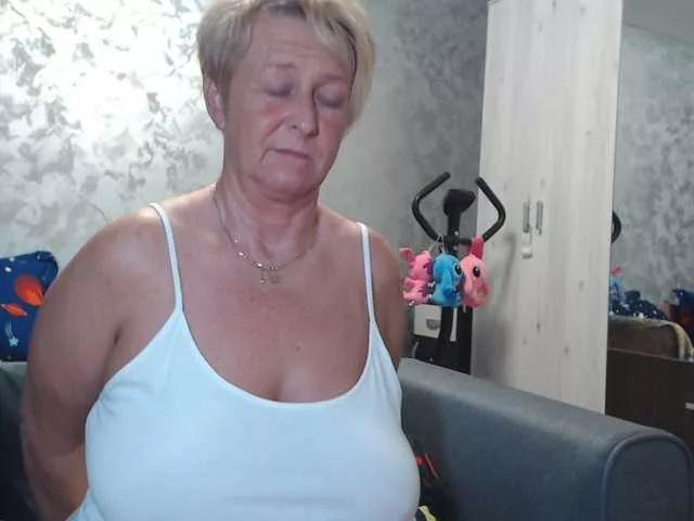 LovePinkLilli on BongaCams 