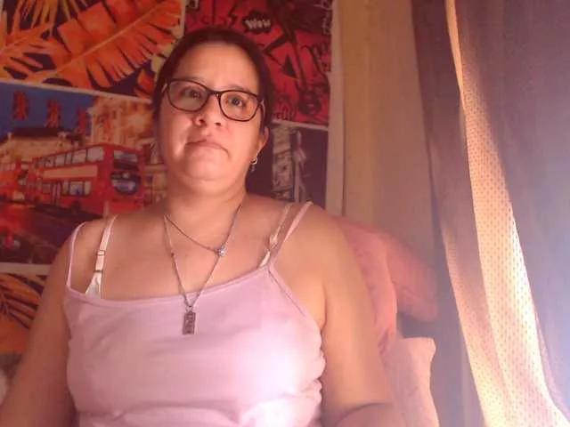 lucyLUxxx on BongaCams 