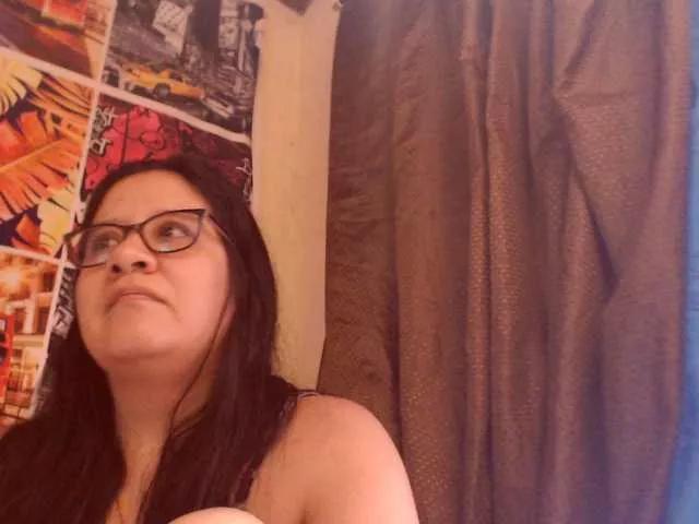 lucyLUxxx on BongaCams 