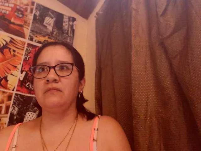 lucyLUxxx on BongaCams 