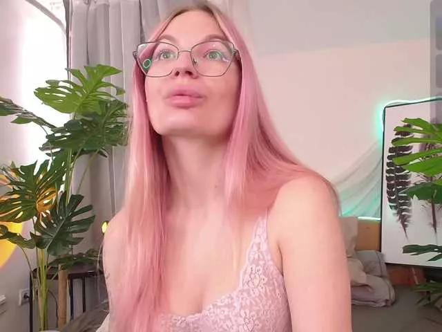 Luna-Velvet on BongaCams 