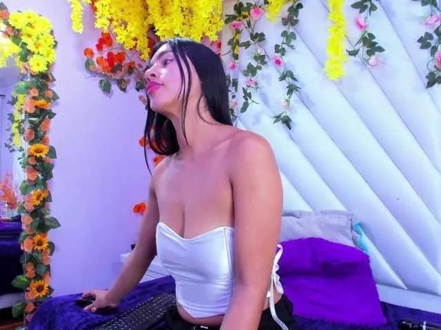 MiaaDavis on BongaCams 