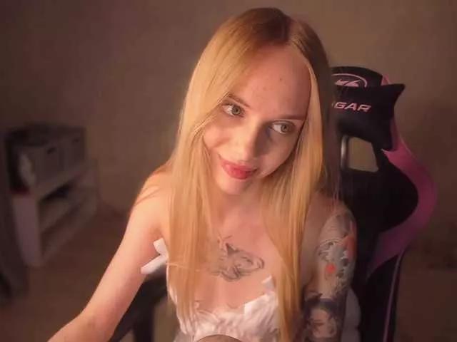 Mini-Tiny on BongaCams 